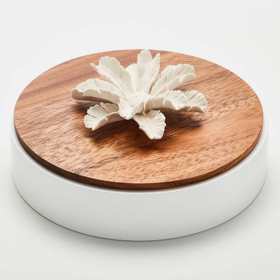 NAMOU XL | Boîte décorative en bois d'acacia ornée d'une fleur en  céramique