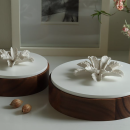 OKO XL | Decorative acacia wood box decorated with a ceramic flower