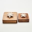 TUKA | Decorative acacia wood box decorated with a ceramic flower