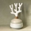 CORAL BEIGE & WHITE | Porcelain and acacia wood fragrance diffuser vase