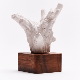 KINO | Decorative sculpture in wood and porcelain